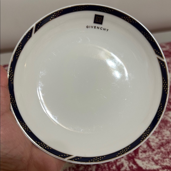 Givenchy White and Navy Mug Set - Picture 4 of 8